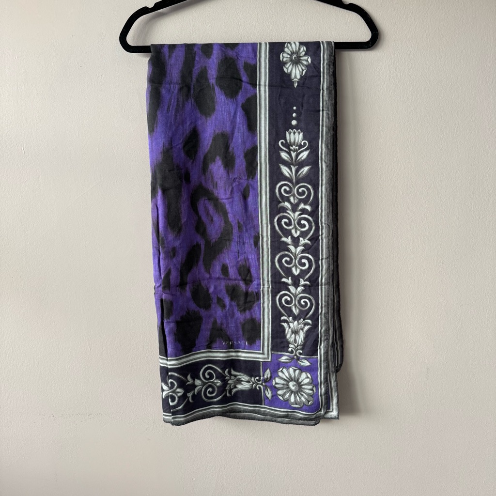 Versace Authentic Purple Leopard Print Bordered Cashmere Blend Pashmina Scarf